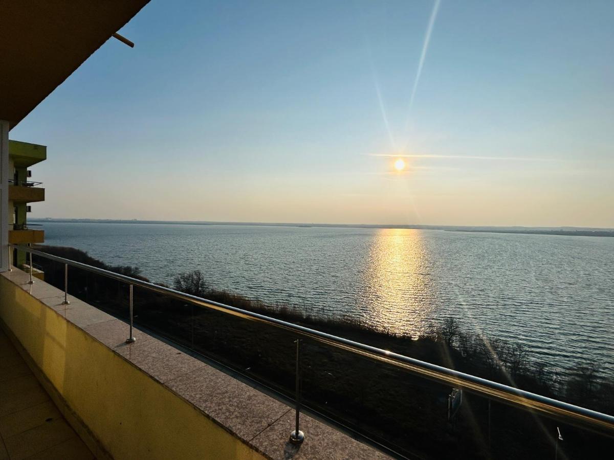 Apartament Summerland Mamaia Nord Buitenkant foto