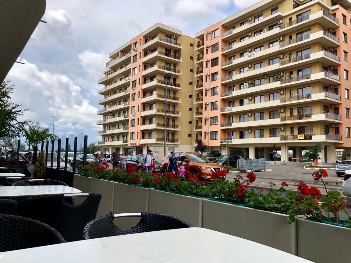 Apartament Summerland Mamaia Nord Buitenkant foto